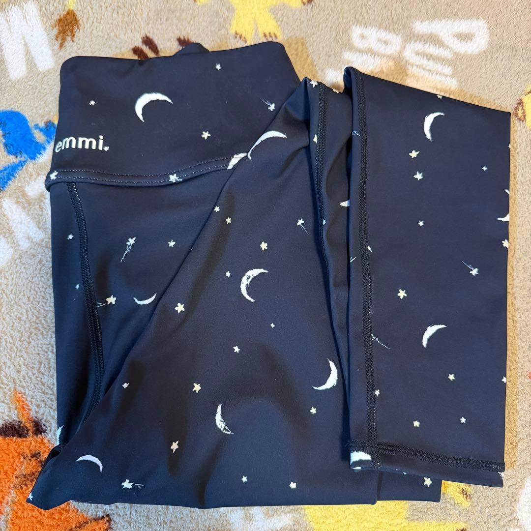 emmi ヨガウェアセット