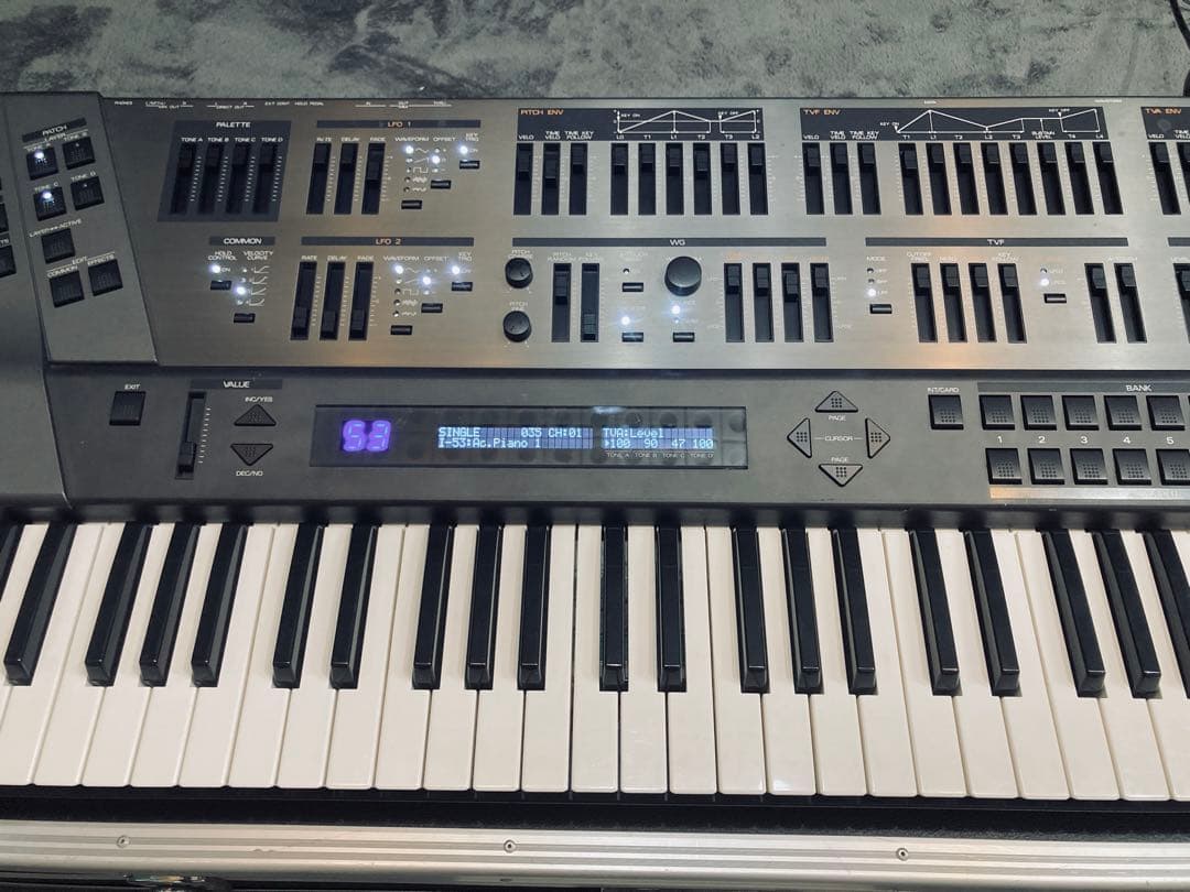 Roland シンセサイザー JD-800 メンテナンス済 ハードケース付属