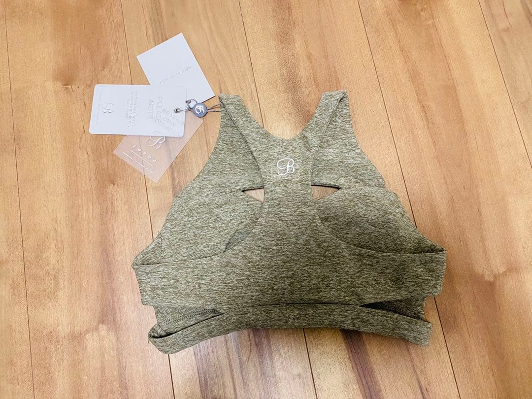 Bombshell Sportswear ボムシェル　新作　トップス