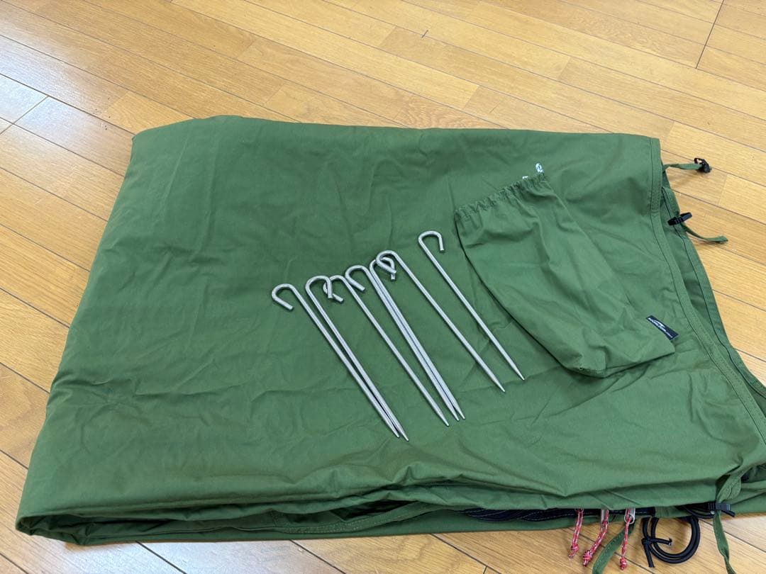 Soomloom Military tent X-large + 前幕 ペグ付き
