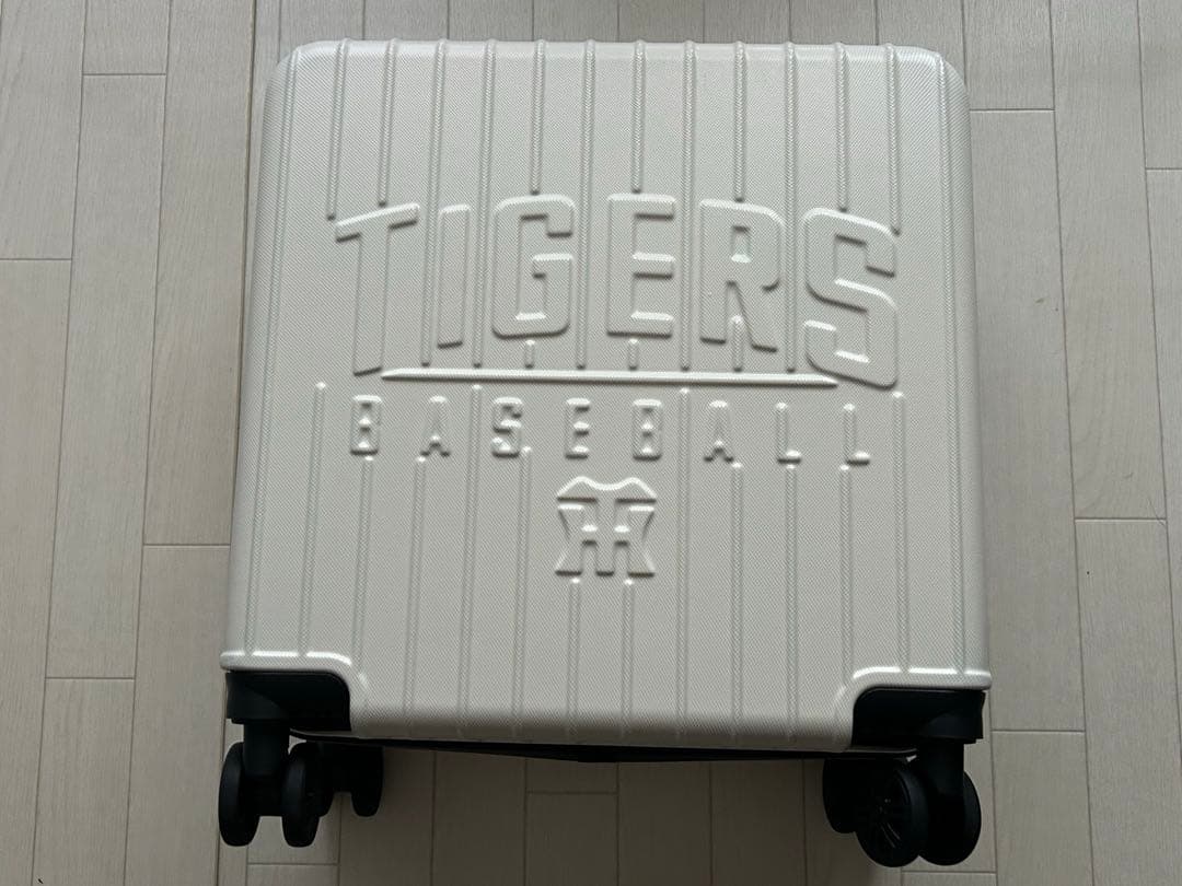 阪神タイガース　スーツケース