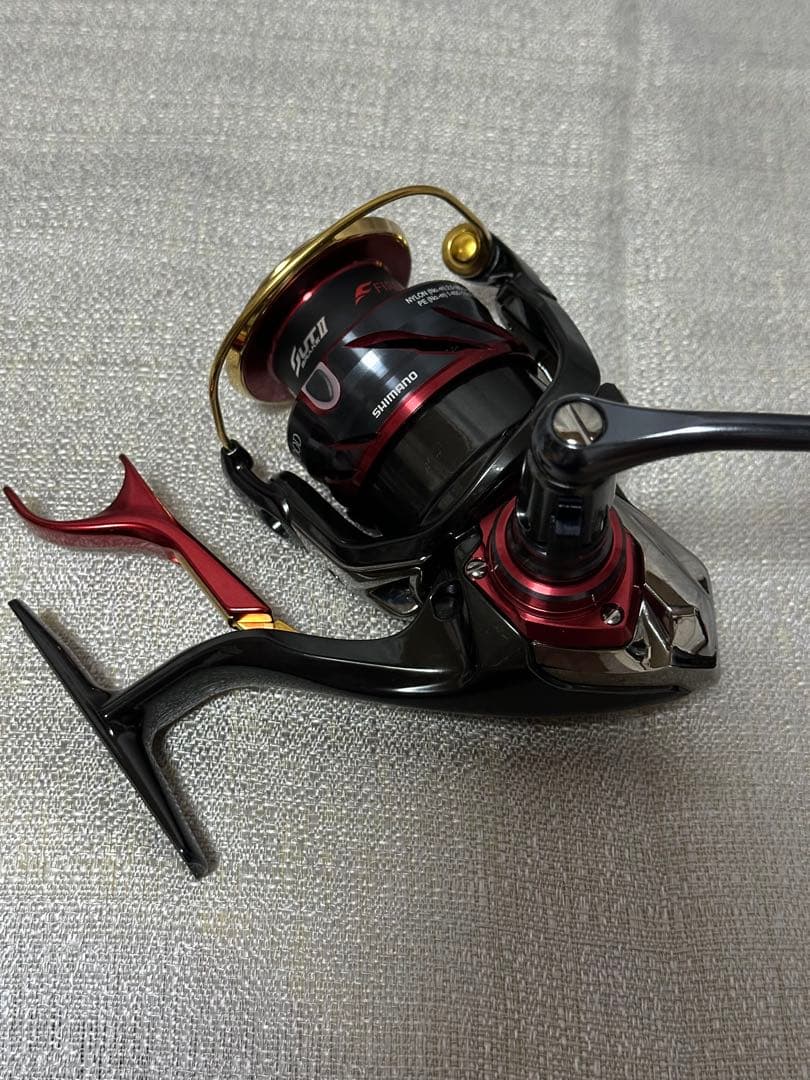 シマノ　24BB-X テクニウム ファイアブラッド C3000DXXG SR右