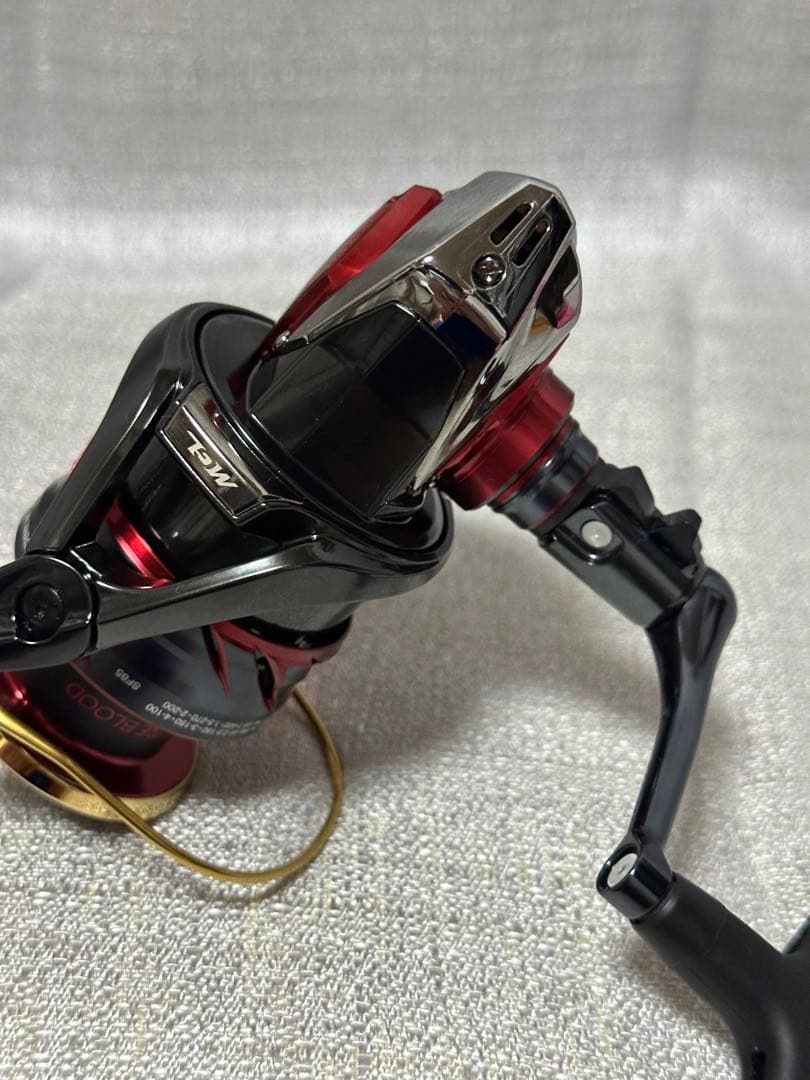 シマノ　24BB-X テクニウム ファイアブラッド C3000DXXG SR右