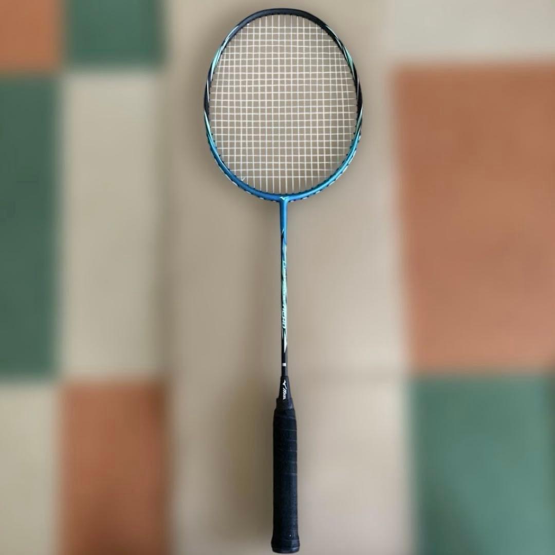 【美品】MIZUNOバドミントンラケットLuminasonic AEROケース付