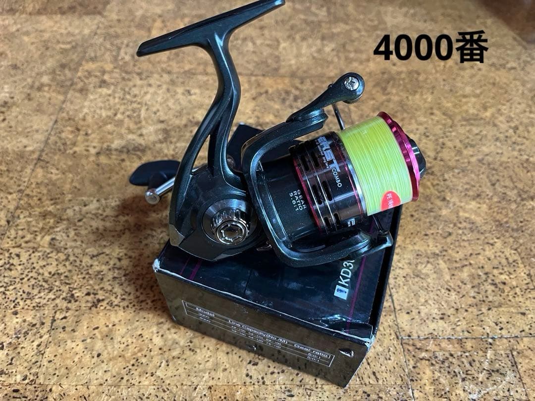 スピニングリール 4000番 程度 未使用 PEライン 1号 付き