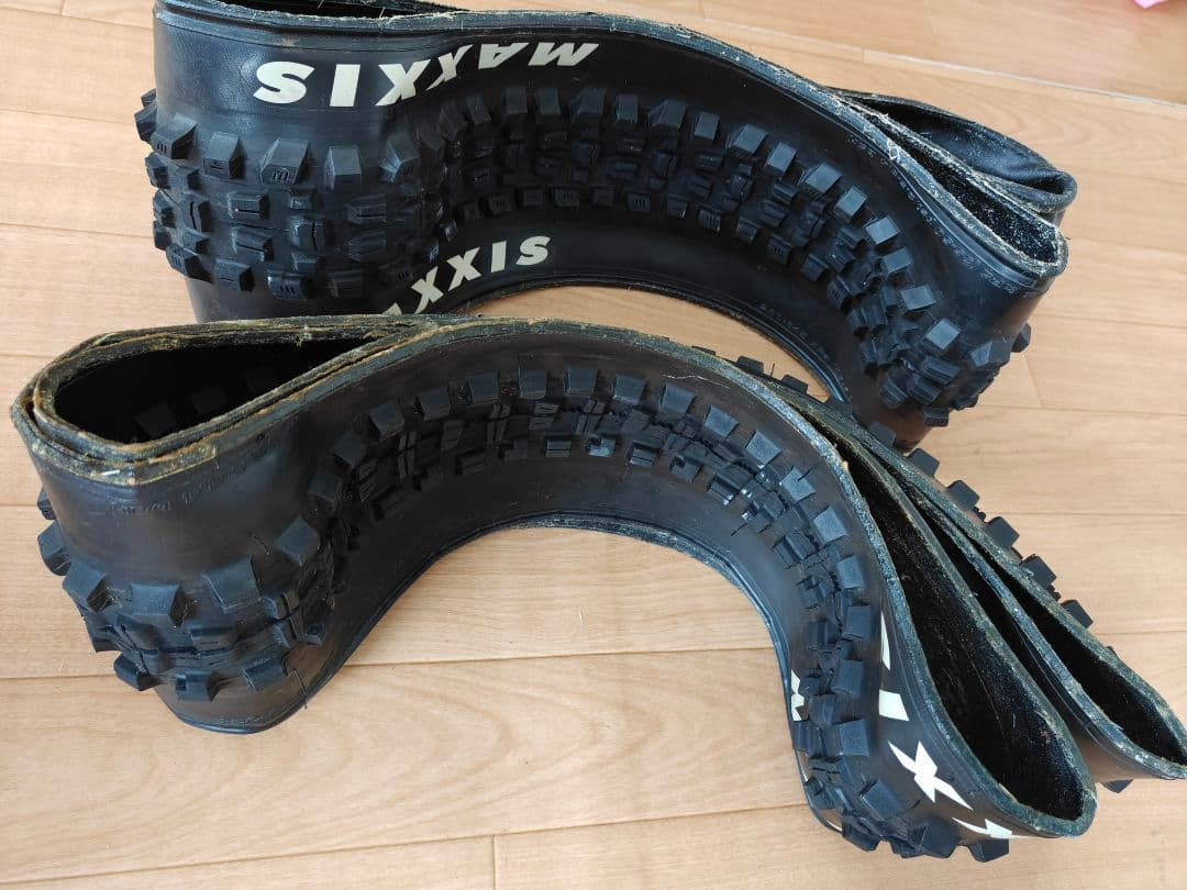 MAXXIS ASSAULT チューブラータイヤ