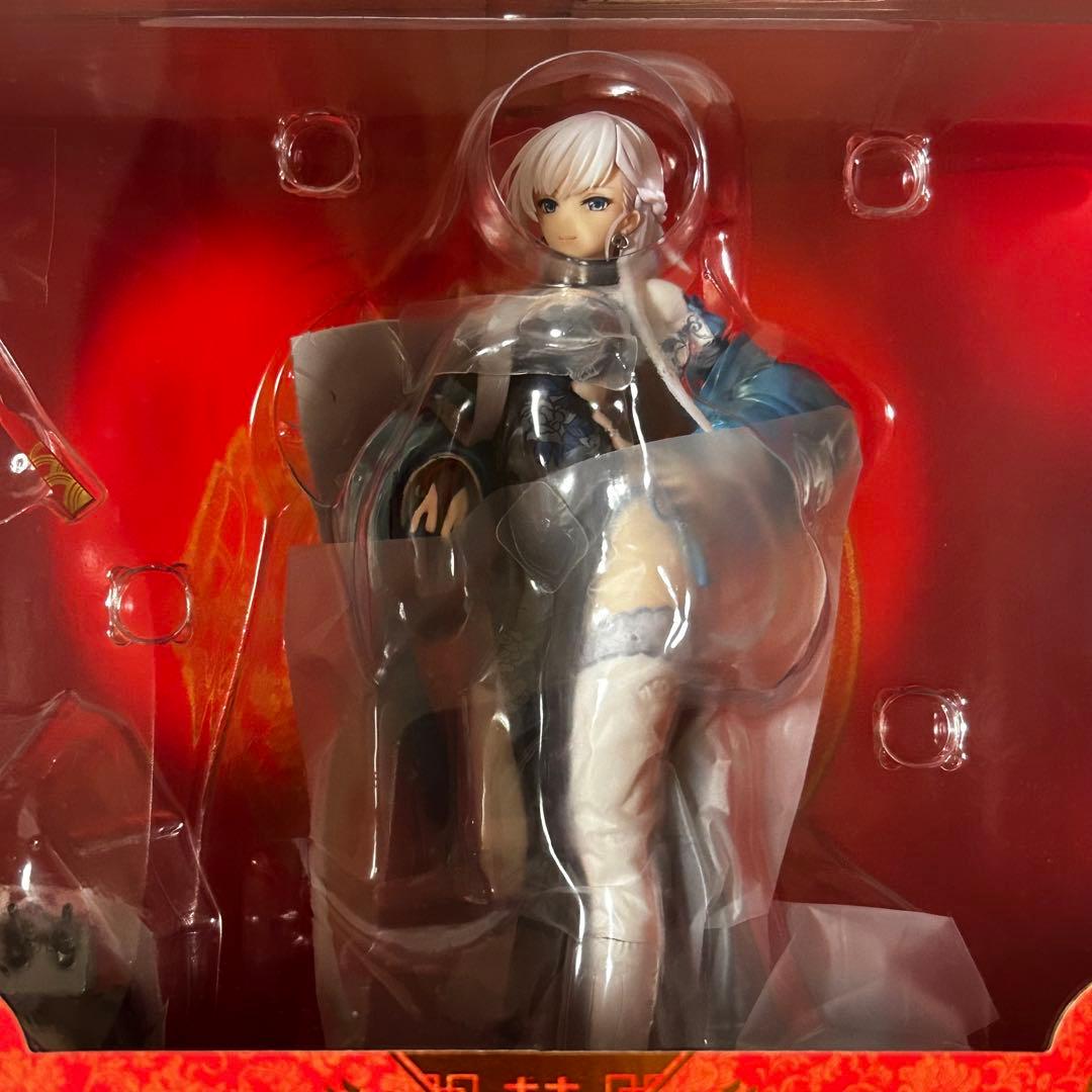 アズールレーン　ベルファスト　彩雲の薔薇Ver. 1/7 完成品フィギュア