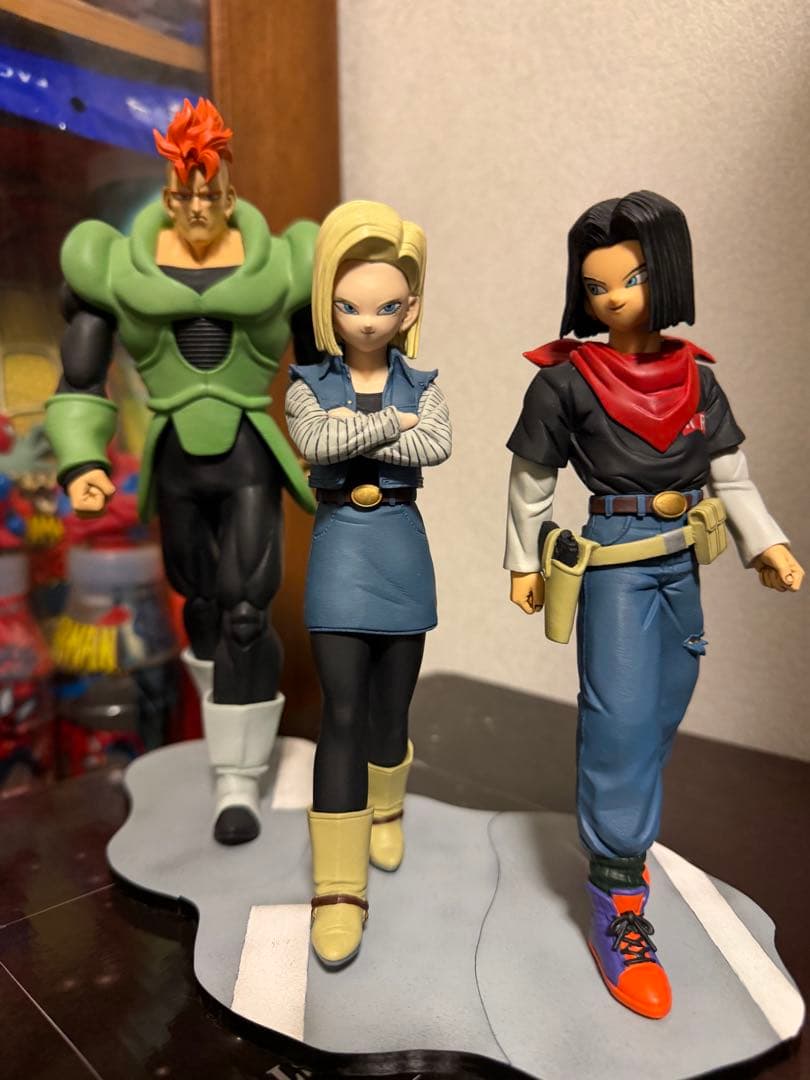 ドラゴンボール 16号 17号 18号 フィギュアと台座とカード リペイント