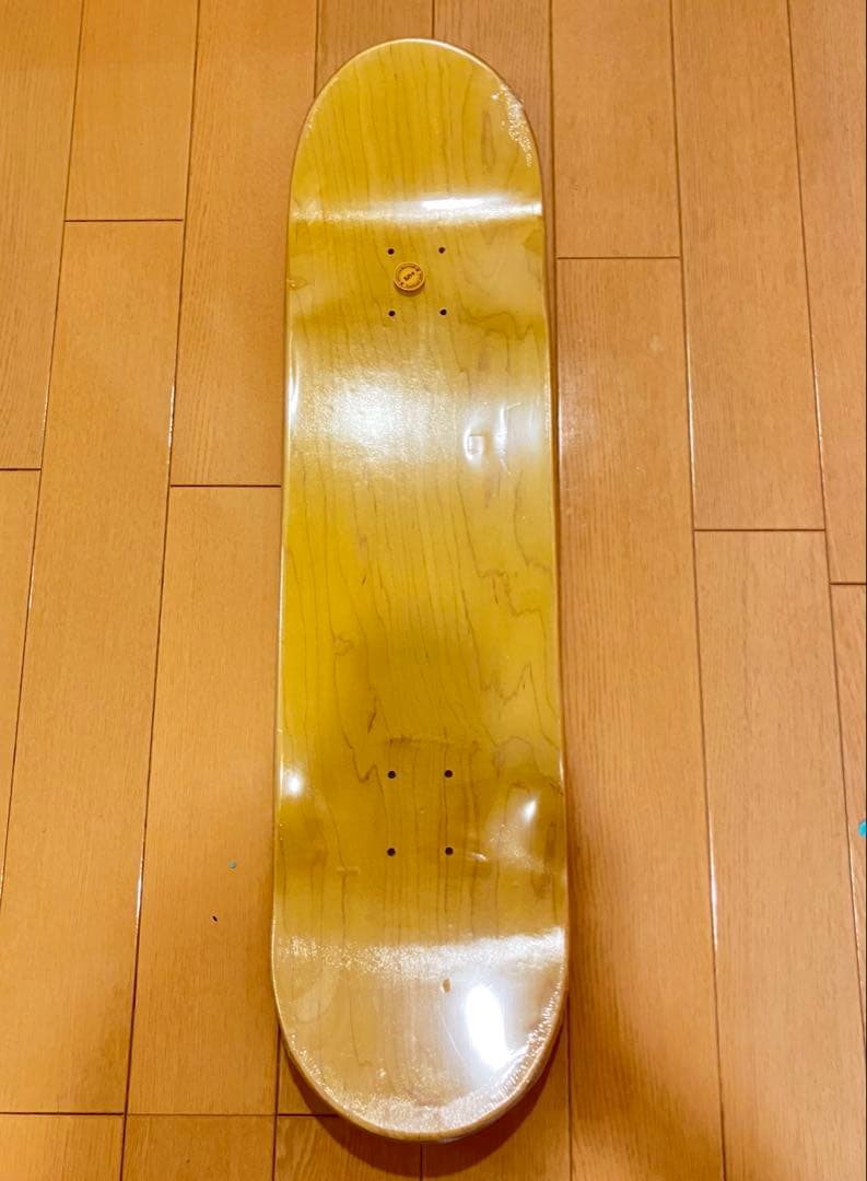 【新品】VOGA スケボーデッキ　8.25inch