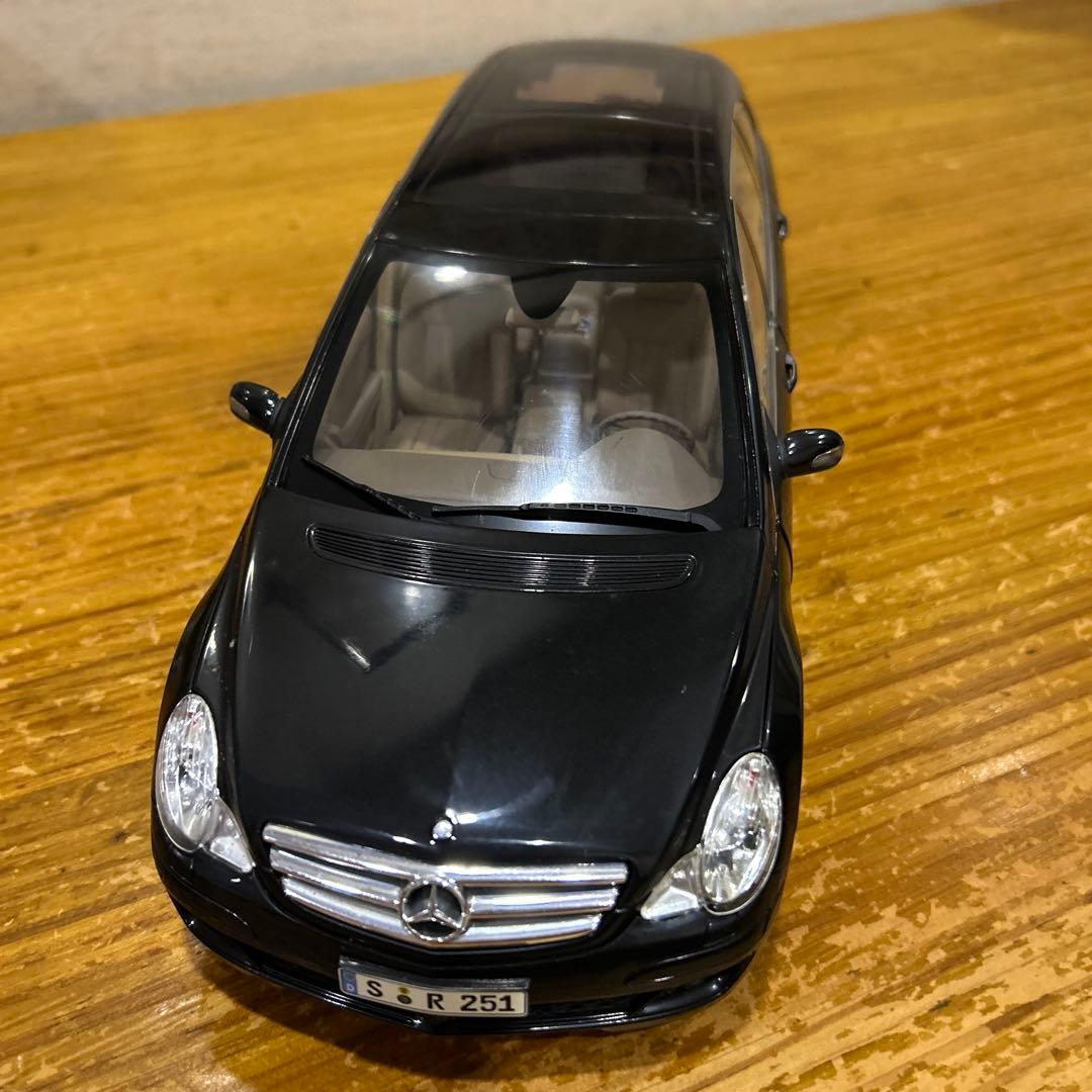 ミニチャンプス　メルセデスベンツR250 1/18 ミニカー
