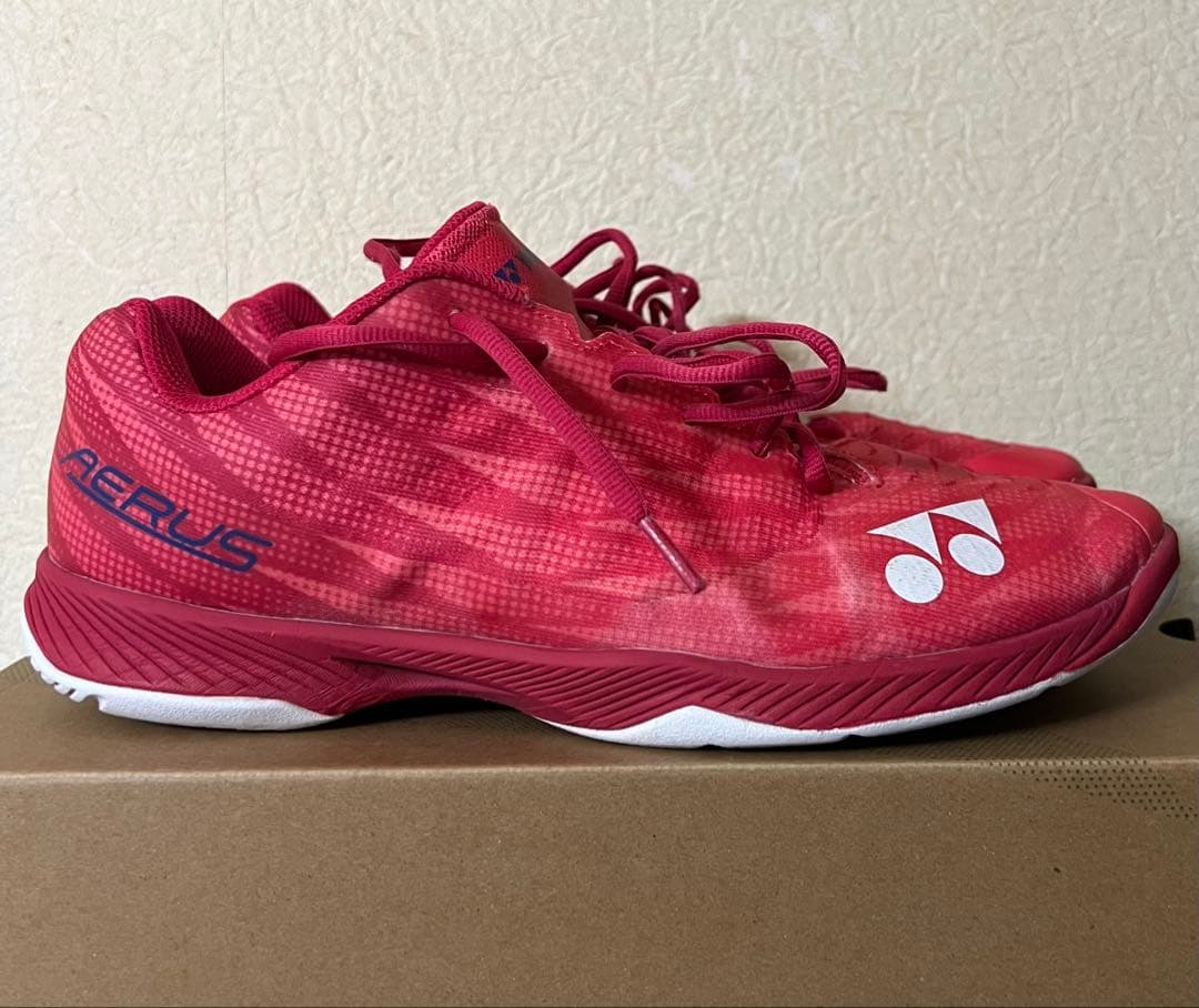 YONEX AERUS レッド バドミントンシューズ