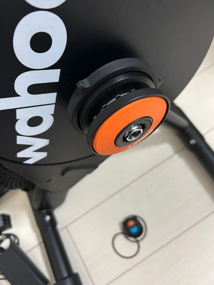 Wahoo KICKR CORE トレーニングローラー台