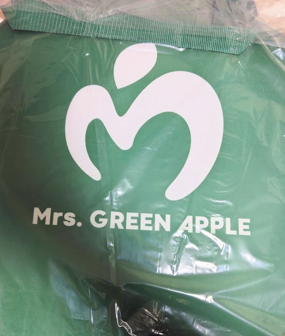 Mrs.GREEN APPLE　ポップアップテント