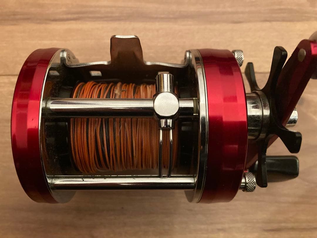 アブ　ABU7000 レッドコア巻き　トローリング用　ビワマス