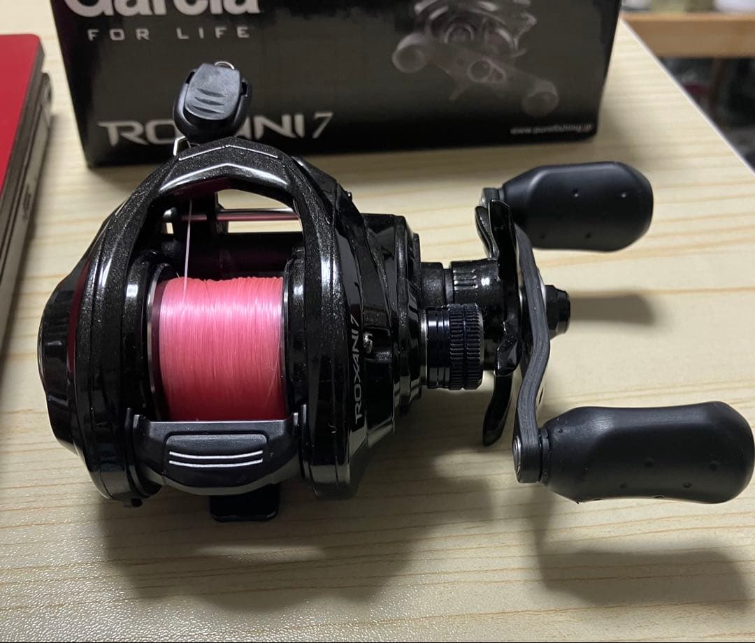 Abu Garcia ROXANI 7 ベイトリール