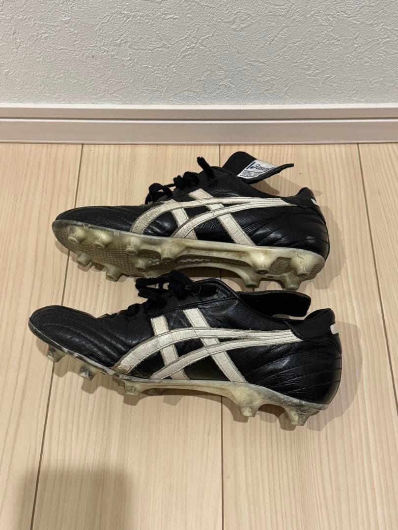asicsインジェクター2002 復刻版　サッカースパイク