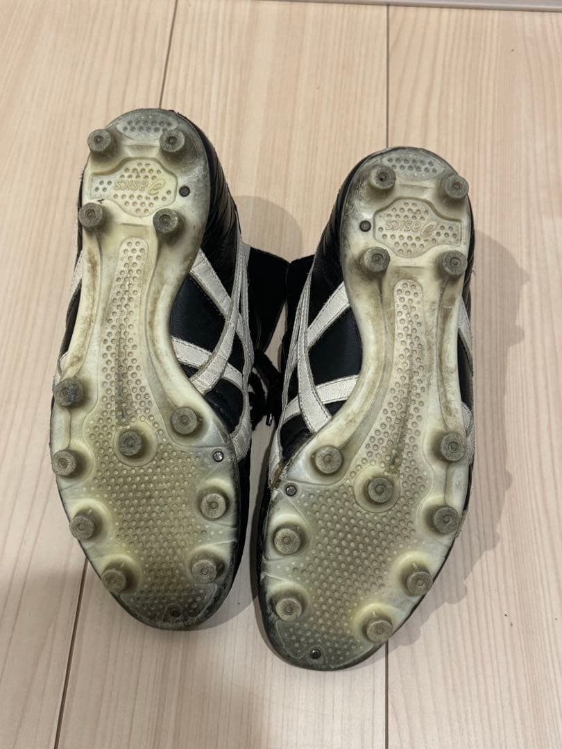 asicsインジェクター2002 復刻版　サッカースパイク
