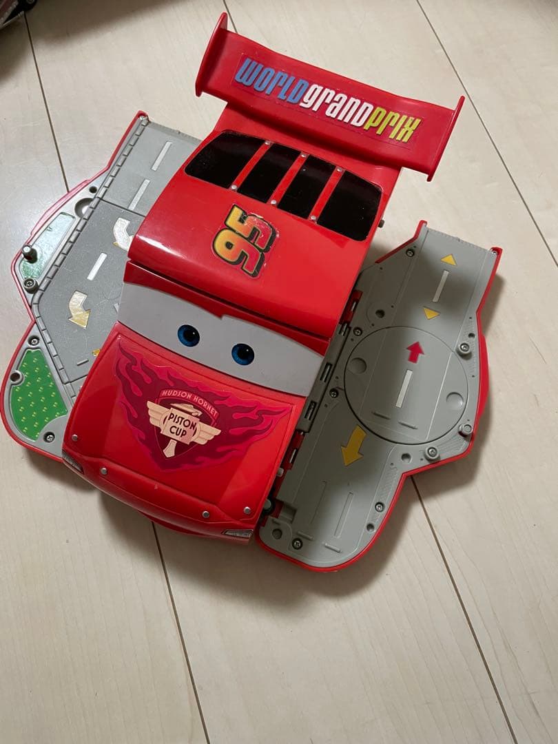 カーズ　おもちゃ　セット　マックィーン トミカ　セット