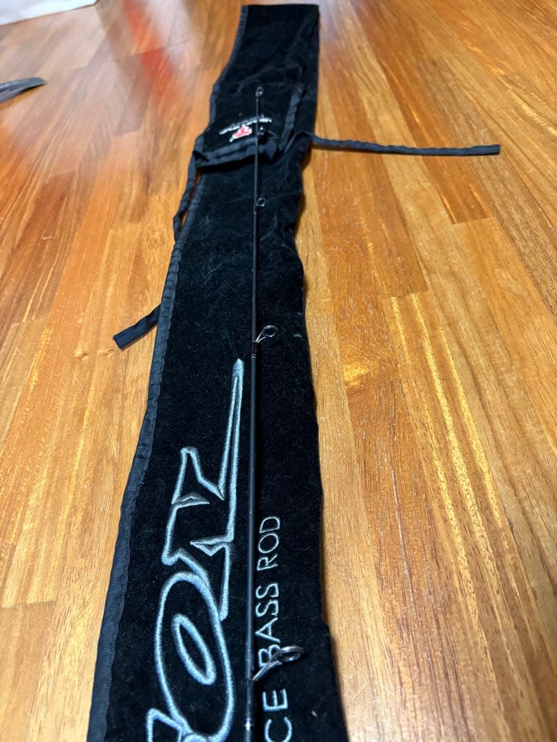Z-OSOL バスロッド コルクグリップ　ポイズン