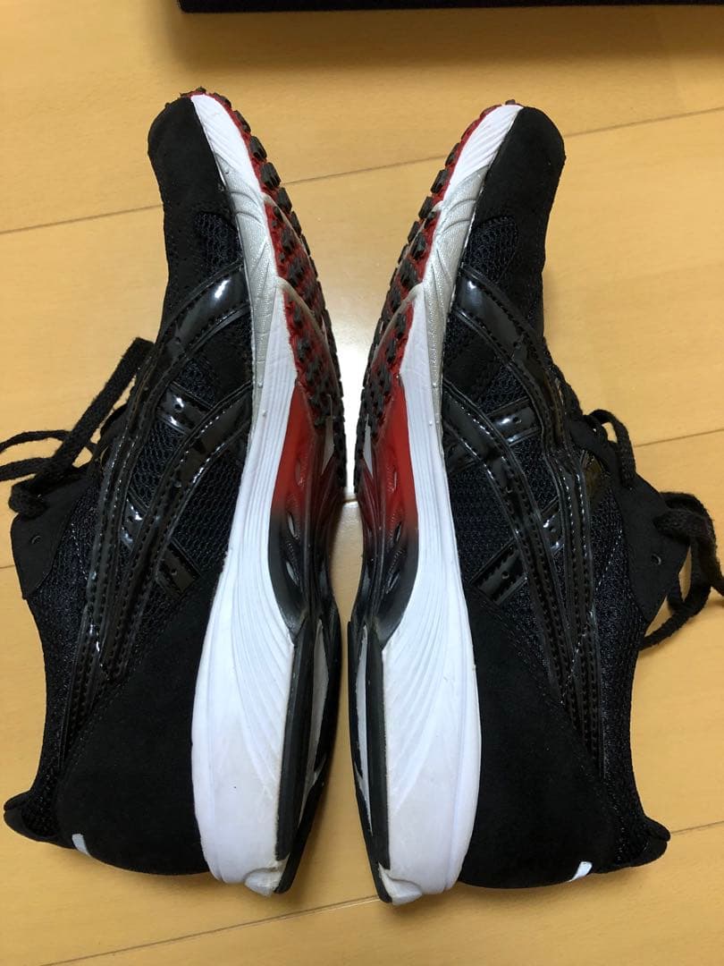 らた アシックス　ターサージャパン　27センチ中古品