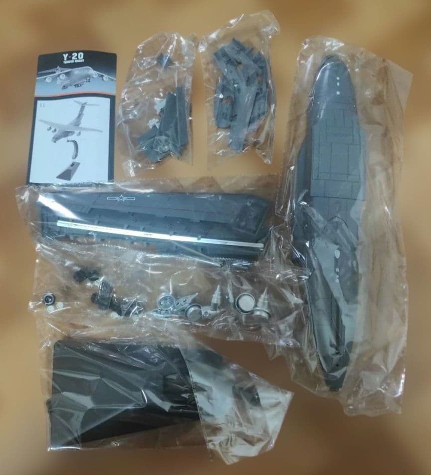希少 迫力満点 重量感が溢れる 中国人民解放軍 1/100Y-20大型軍用輸送機