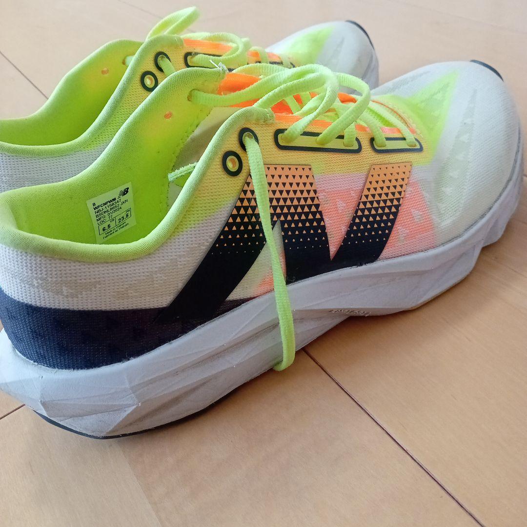 New Balance FuelCell スパイクシューズ 23.5cm
