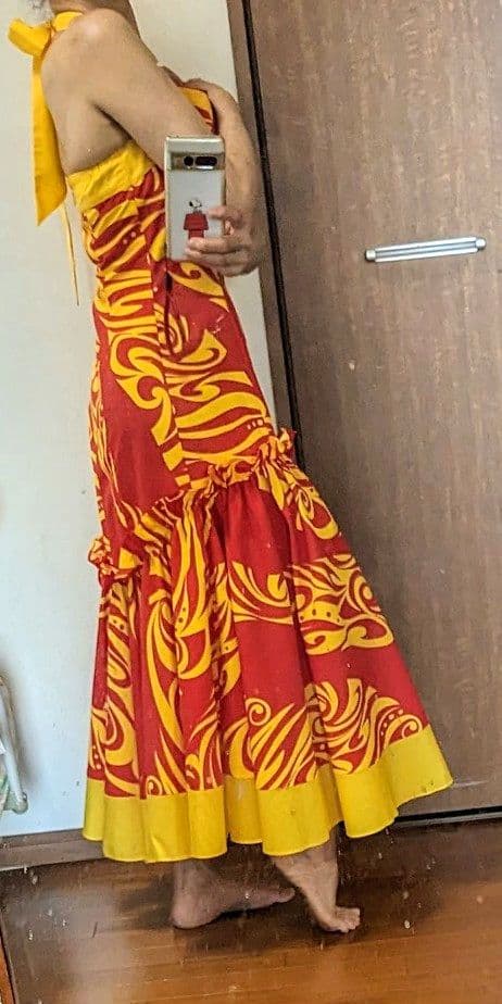 フラドレス日本製　ホルターネック　シュシュ付　赤　黃