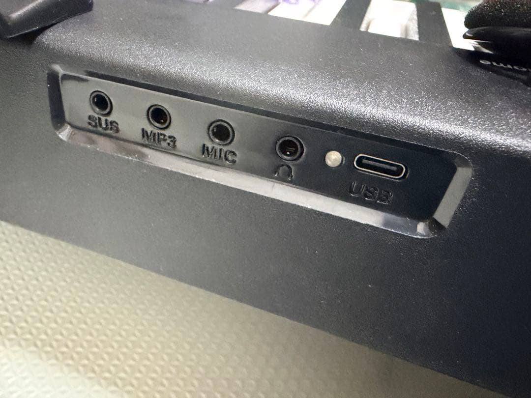 電子キーボード 折り畳み式 88鍵盤 初心者向け　電子ピアノ 譜面台他付属