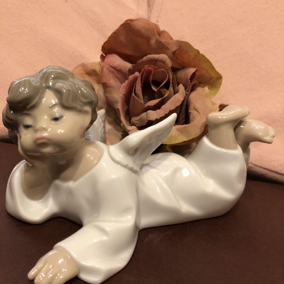 リヤドロ横たわる天使(希少　日本未発売品)