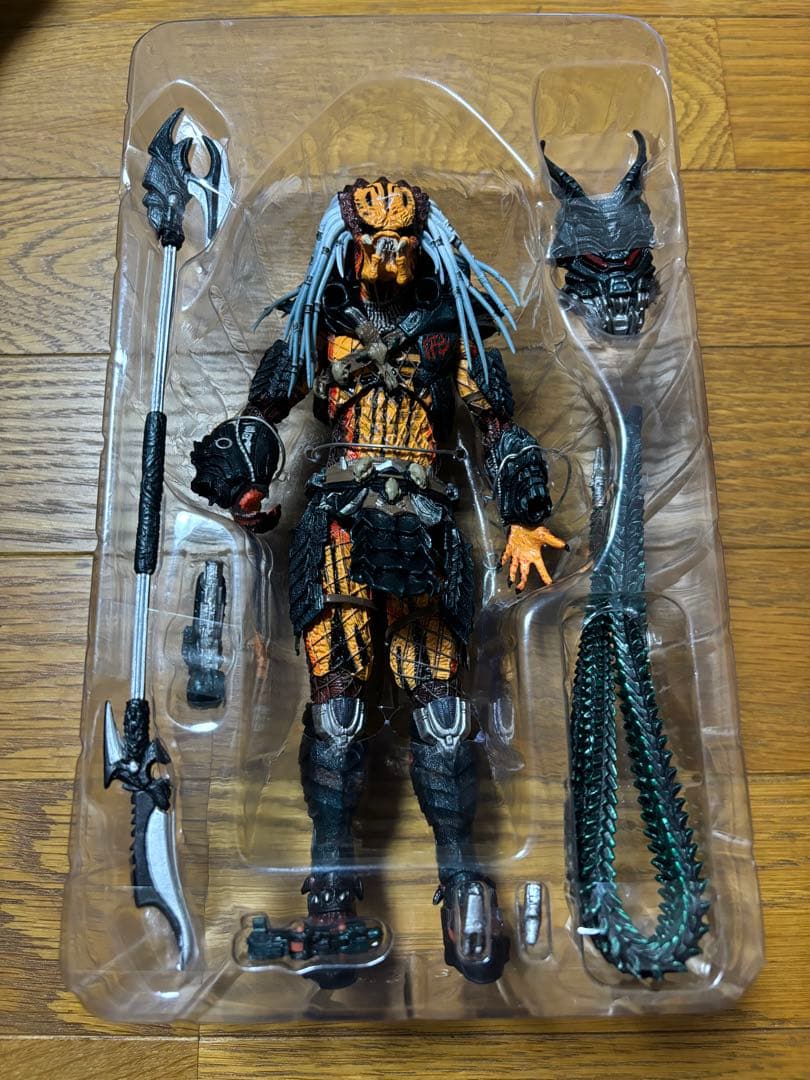 neca クランリーダープレデター　フィギュア