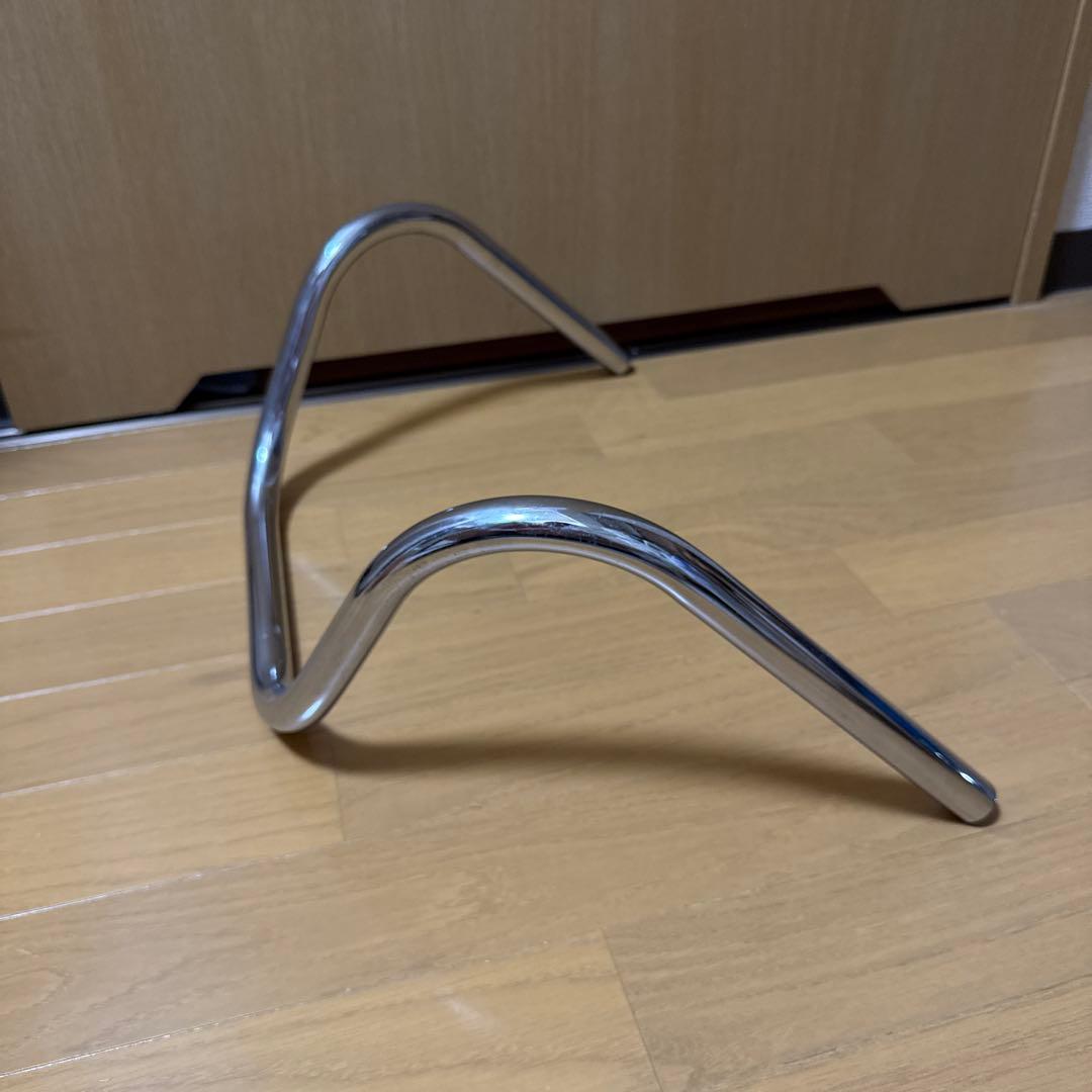 バイクハンドル　プルバック　7/8インチ