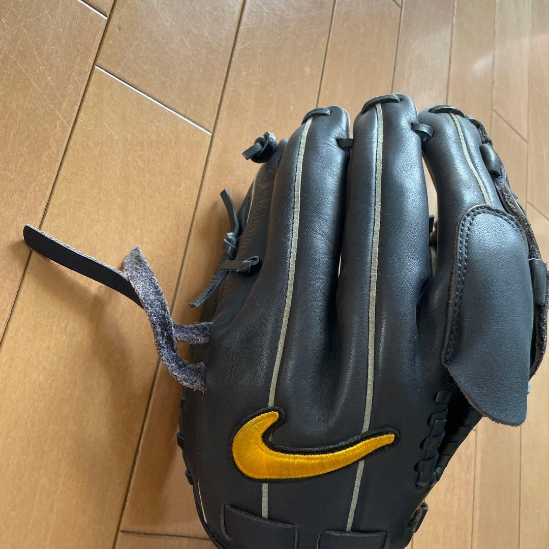 ナイキ 少年軟式グローブ ダルビッシュモデル 黒 野球