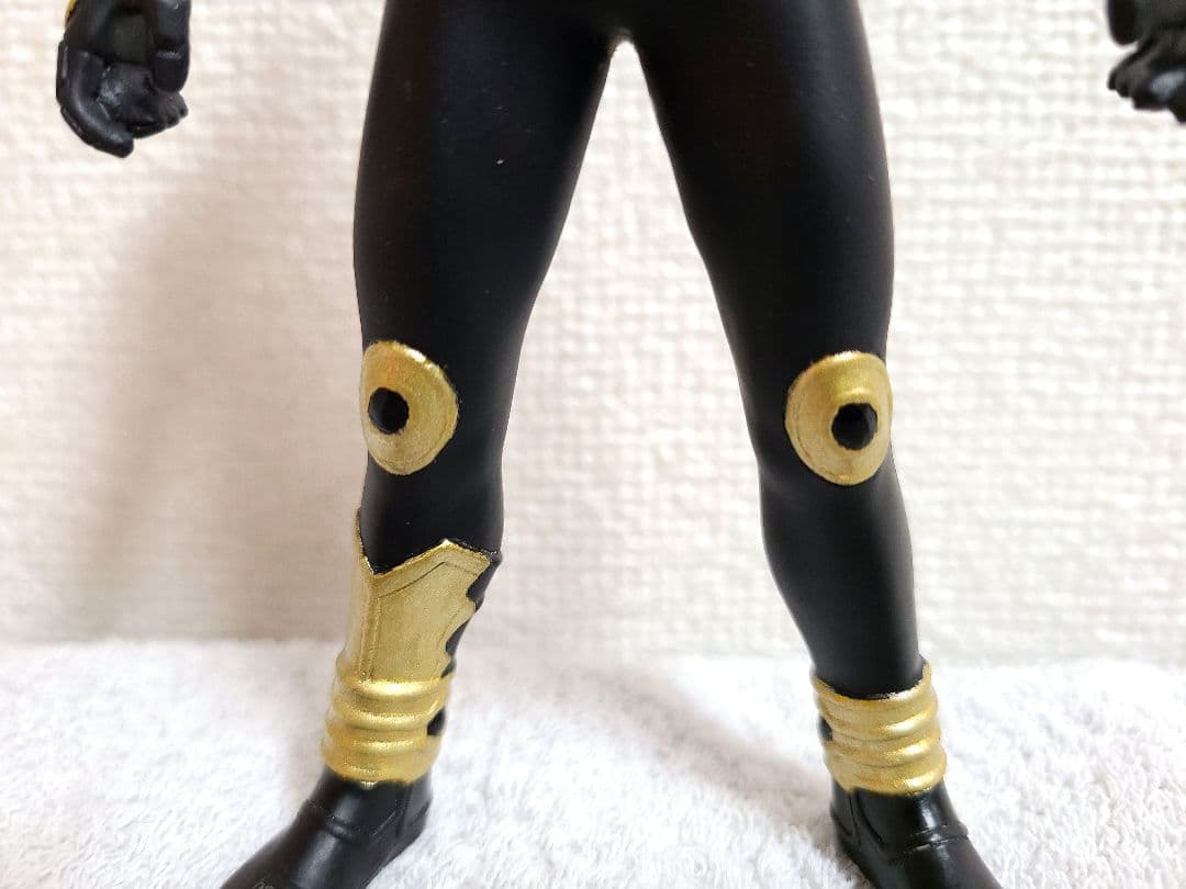 仮面ライダークウガ ライジングマイティ ブラックバージョン ソフビ