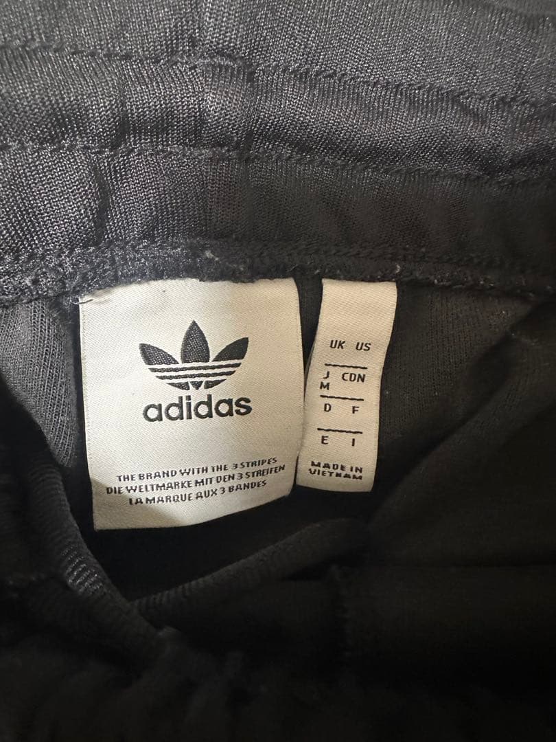 adidas ブラック スウェットセット Ｌ