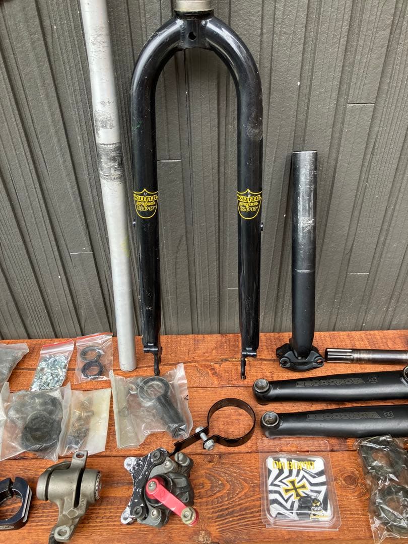 ダートジャンプ　マウンテンバイク クリスキング製ハブ　その他交換部品多数