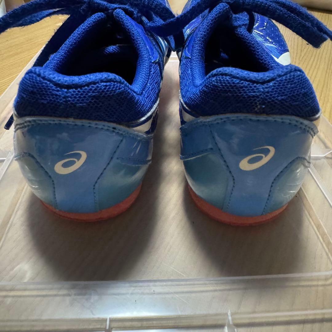 ASICS スパイクシューズ