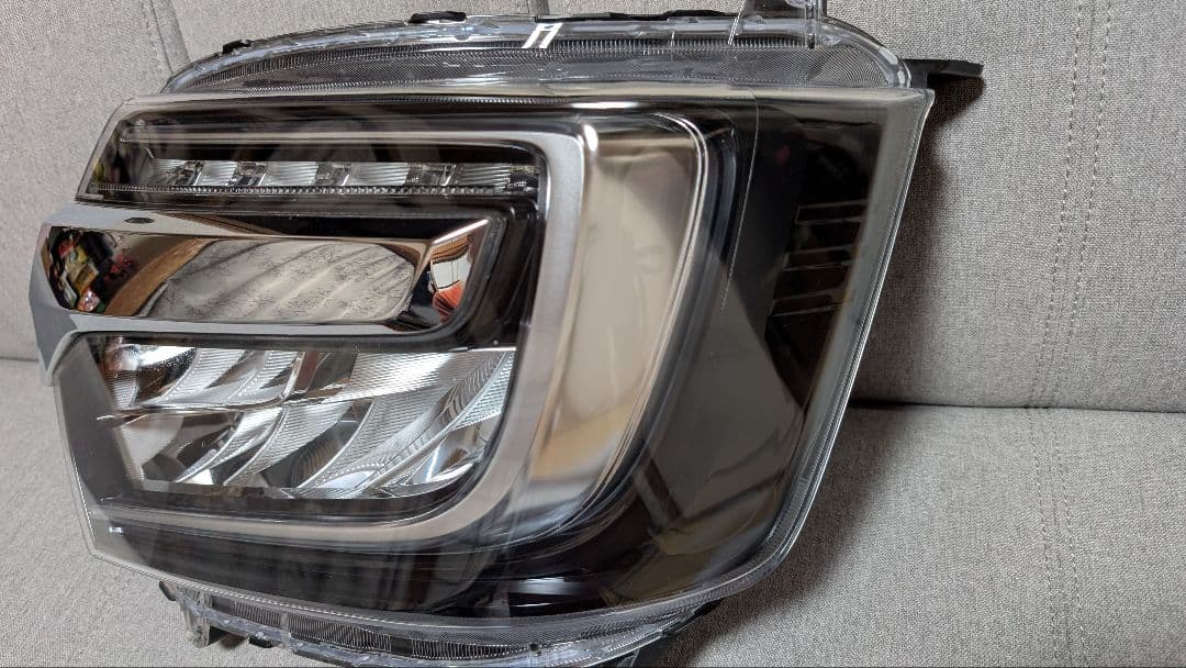 ホンダNボックス純正LEDヘッドランプ左側 スタンレーW-3106　美品