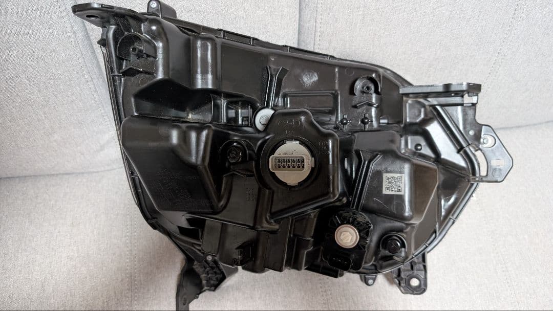 ホンダNボックス純正LEDヘッドランプ左側 スタンレーW-3106　美品