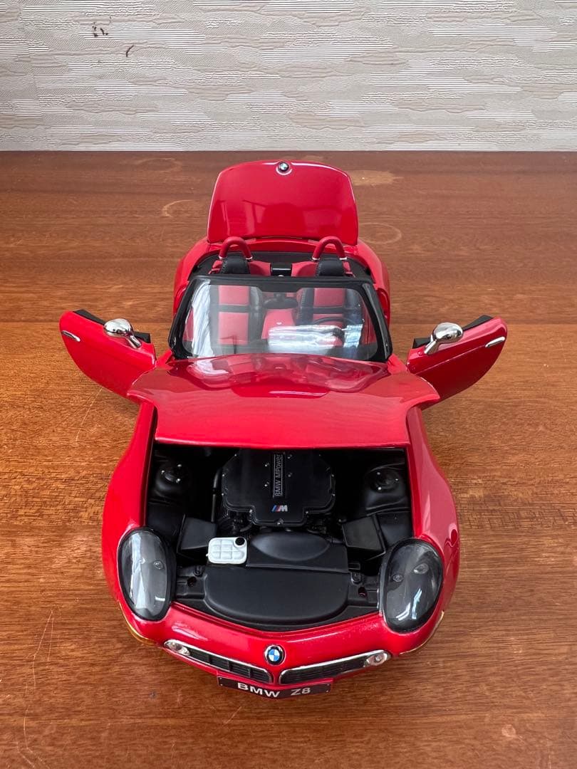 No520 ミニカー1/18 KYOSHO  Z8 Roadstar