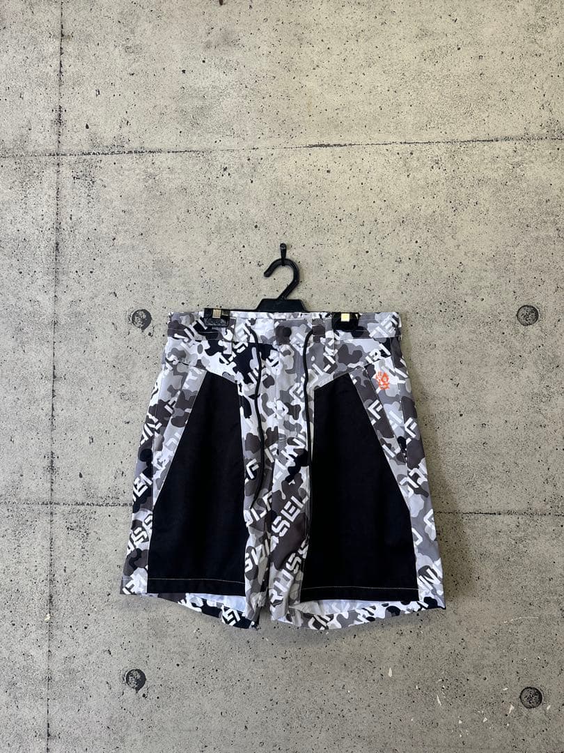 【新品未使用】サイズ4 メンズ ハーフパンツ ラッセルノ 2665