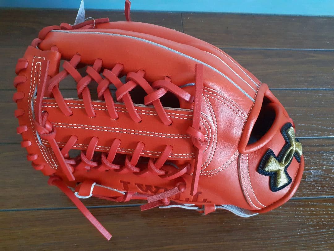 Under Armour 軟式野球グローブ オレンジ本日より3日間50％オフ