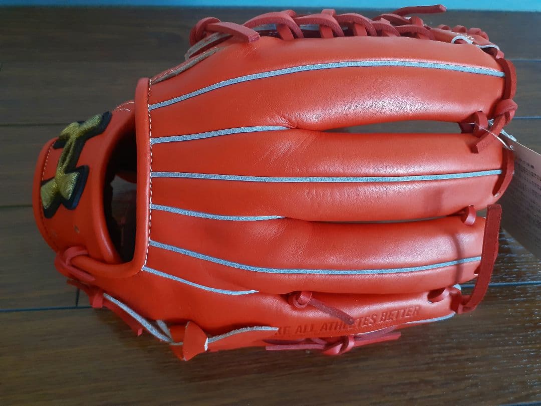 Under Armour 軟式野球グローブ オレンジ本日より3日間50％オフ