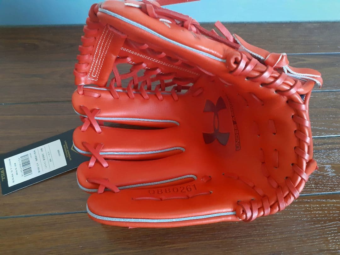 Under Armour 軟式野球グローブ オレンジ本日より3日間50％オフ