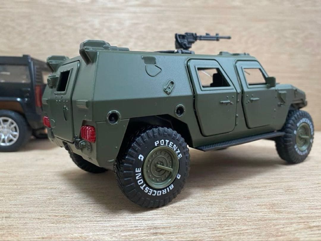 レア！1/24 装甲車　ミニカー　東風汽車集団　東風　EQ2050 猛士