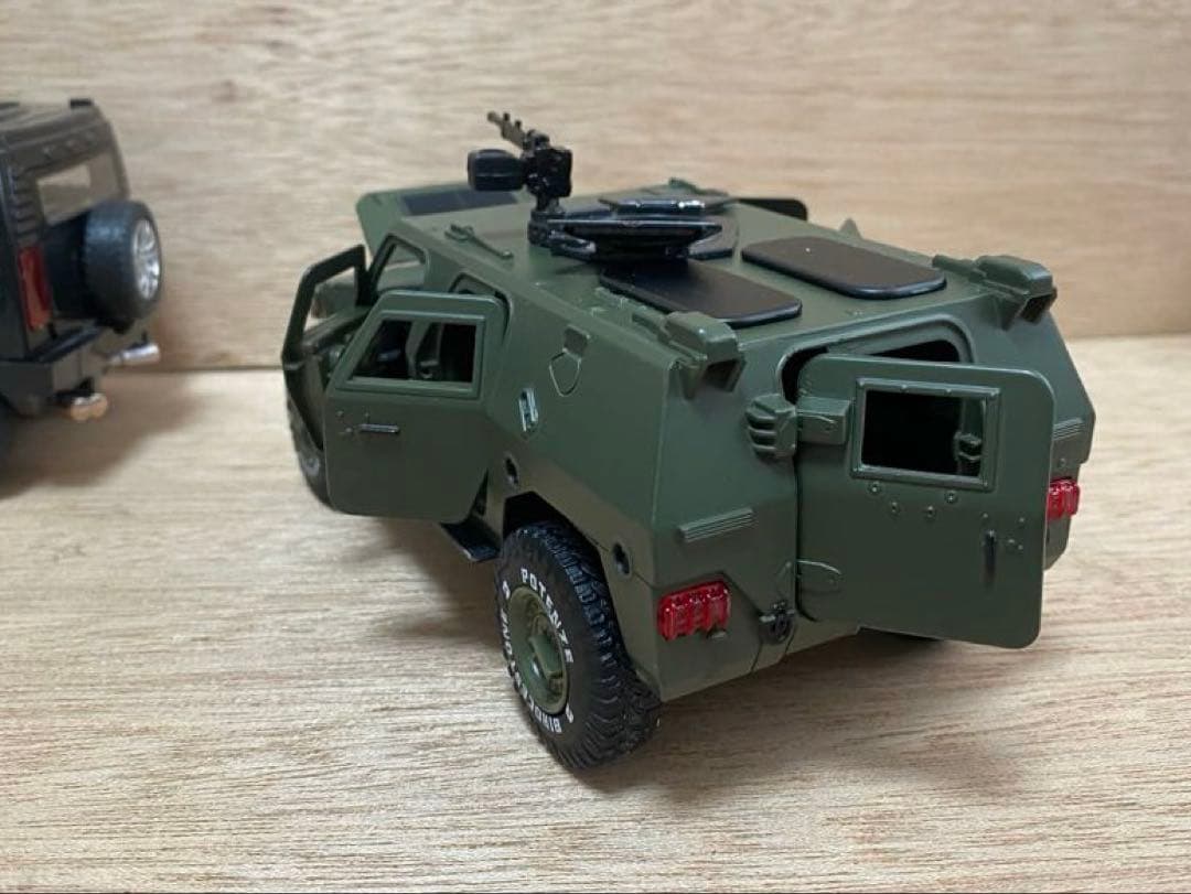 レア！1/24 装甲車　ミニカー　東風汽車集団　東風　EQ2050 猛士