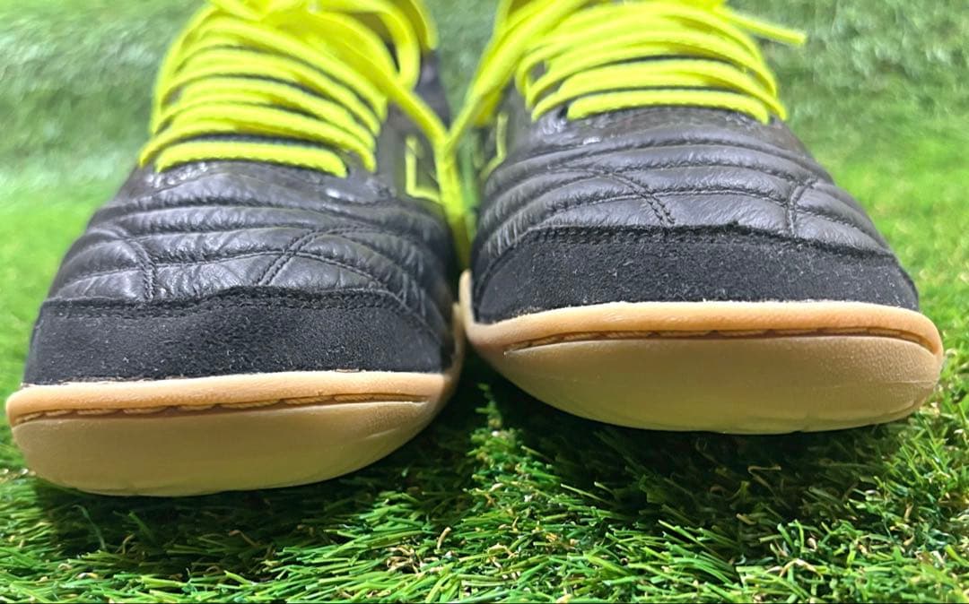 生産終了MIZUNOモレリアNEO SALA β ジャパン イン 25.5センチ