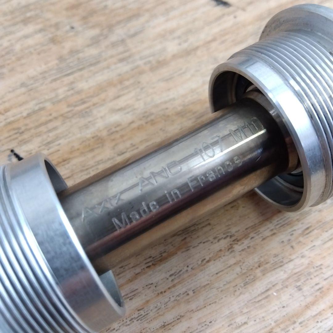 SPECIALITES TA　ボトムブラケット　BB　107mm　JIS