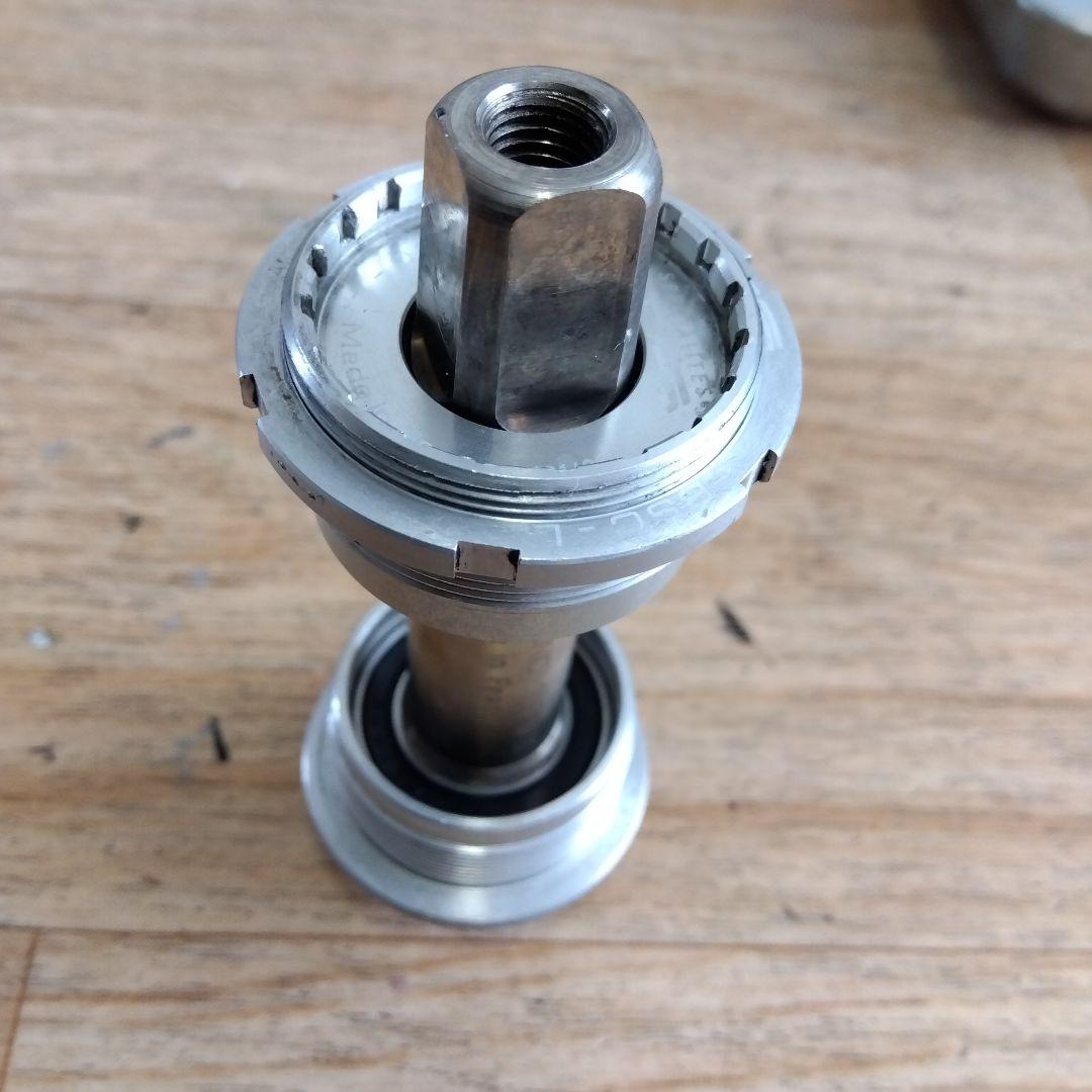 SPECIALITES TA　ボトムブラケット　BB　107mm　JIS