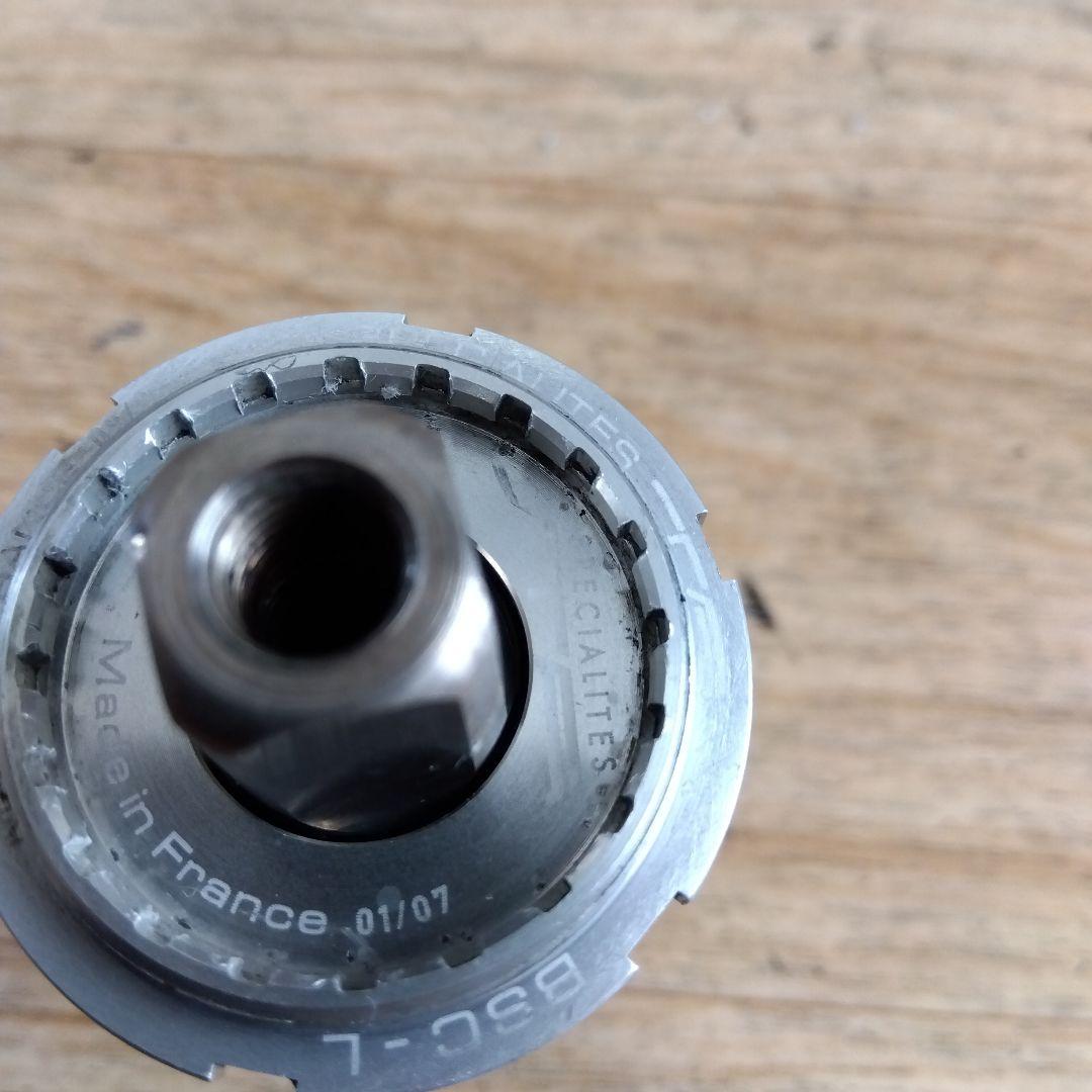 SPECIALITES TA　ボトムブラケット　BB　107mm　JIS