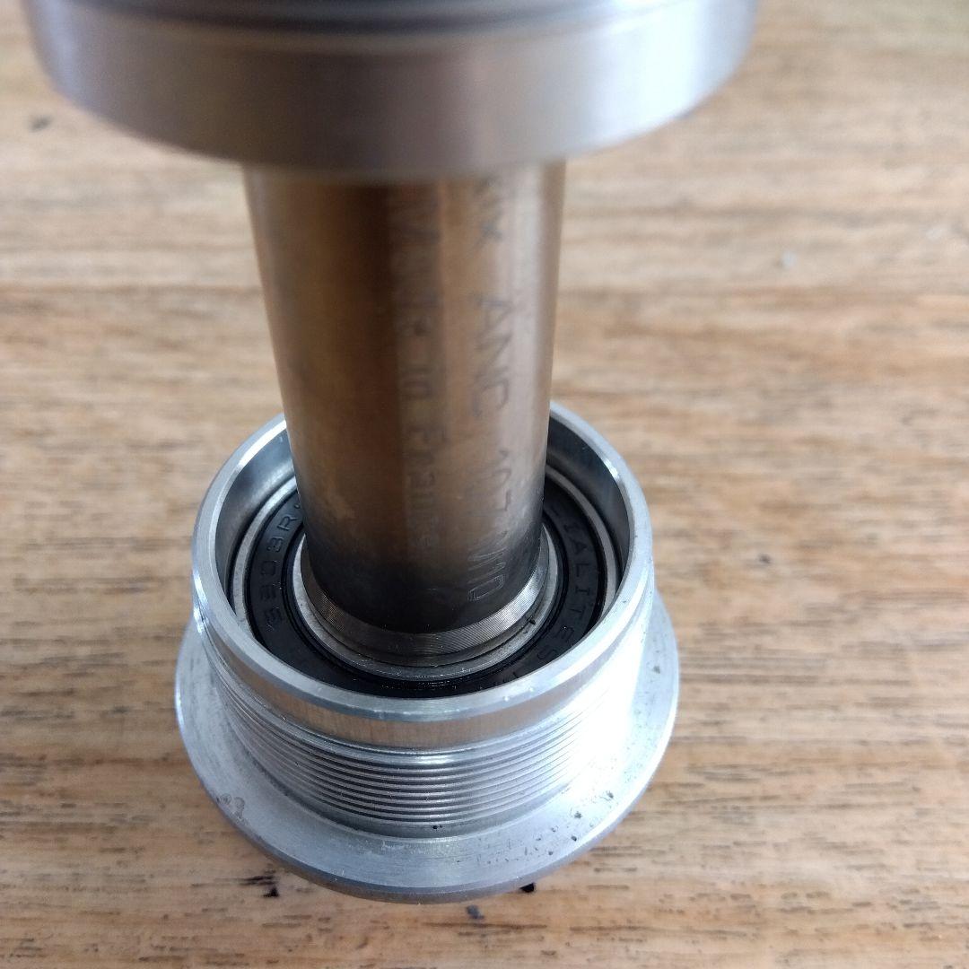 SPECIALITES TA　ボトムブラケット　BB　107mm　JIS